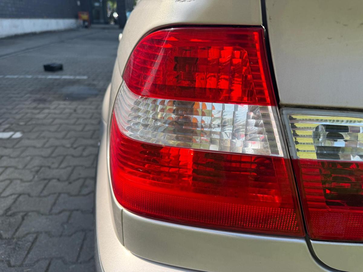BMW 3er E46 original Rücklicht Rückleuchte außen links Limousine Facelift BJ04